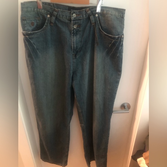 ROCAWEAR 38W X 32L - Picture 5 of 12